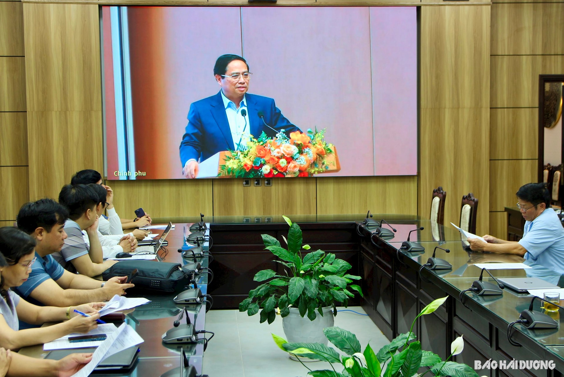 hoi-nghi.jpg