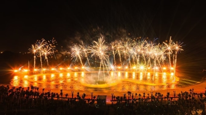 Màn bắn pháo hoa tại show Bản giao hưởng Đảo Xanh.Ảnh: XIN NGUỒN