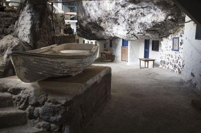 cueva-en-la-naturaleza1.jpg