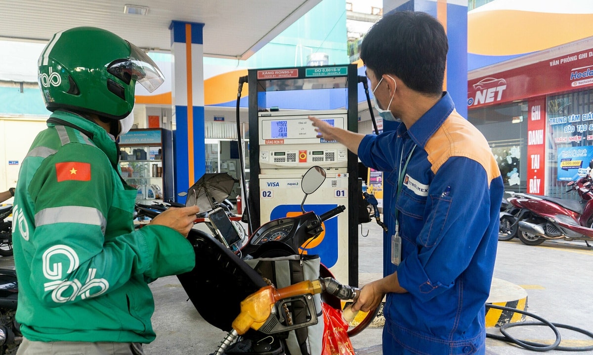 So với cách đây 7 ngày, dầu diesel thêm 190 đồng, lên 19.340 đồng mỗi lít