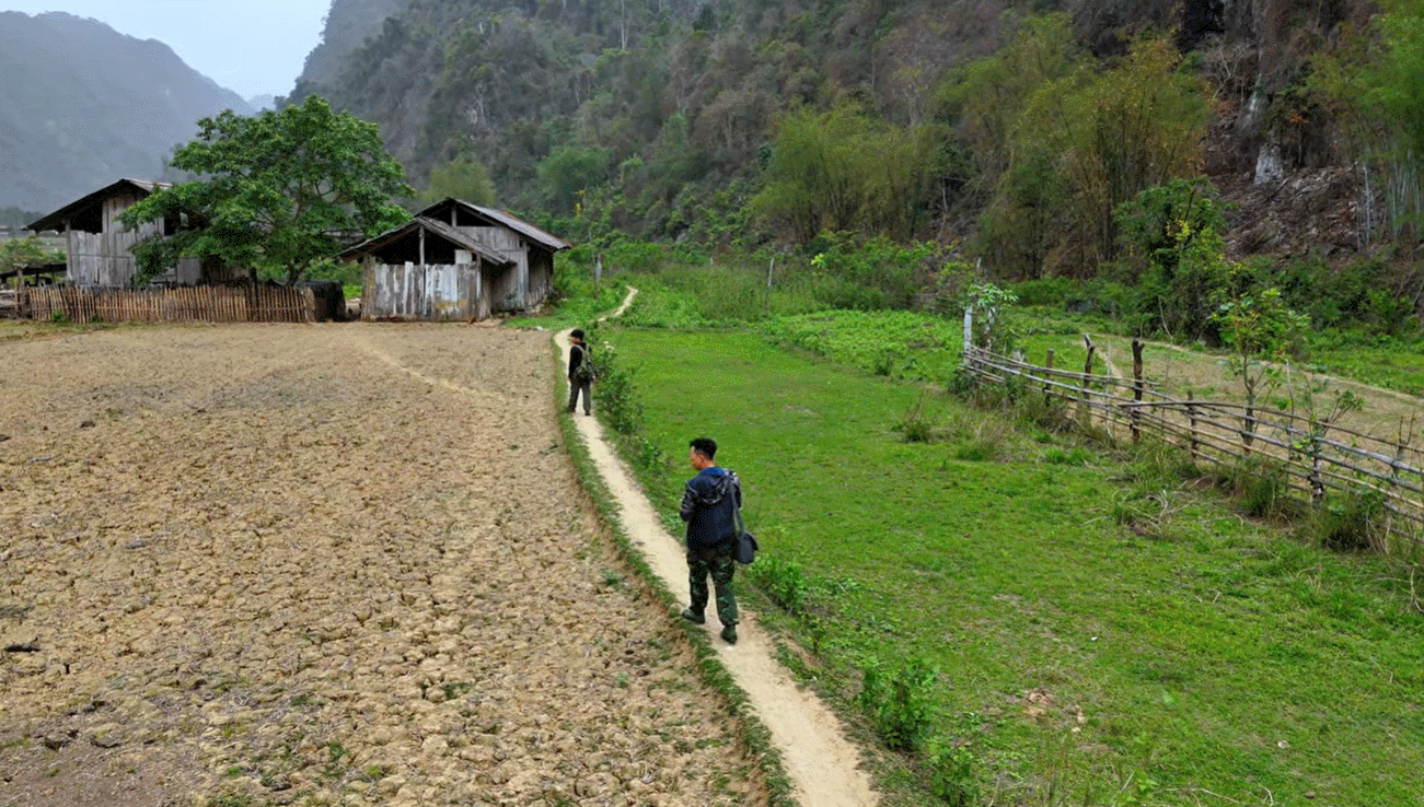 bản Lân Đặt.gif
