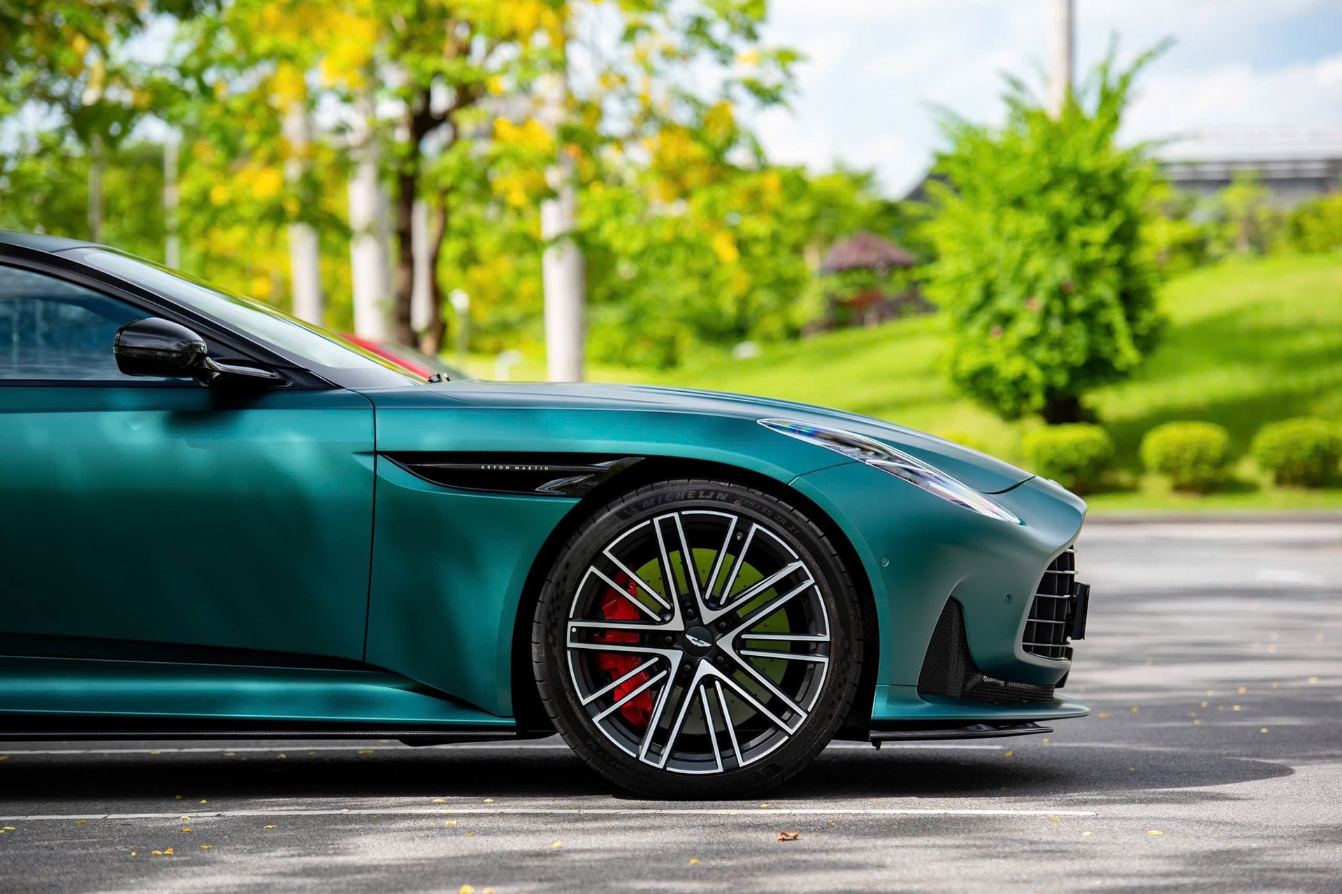 db12 6.jpg