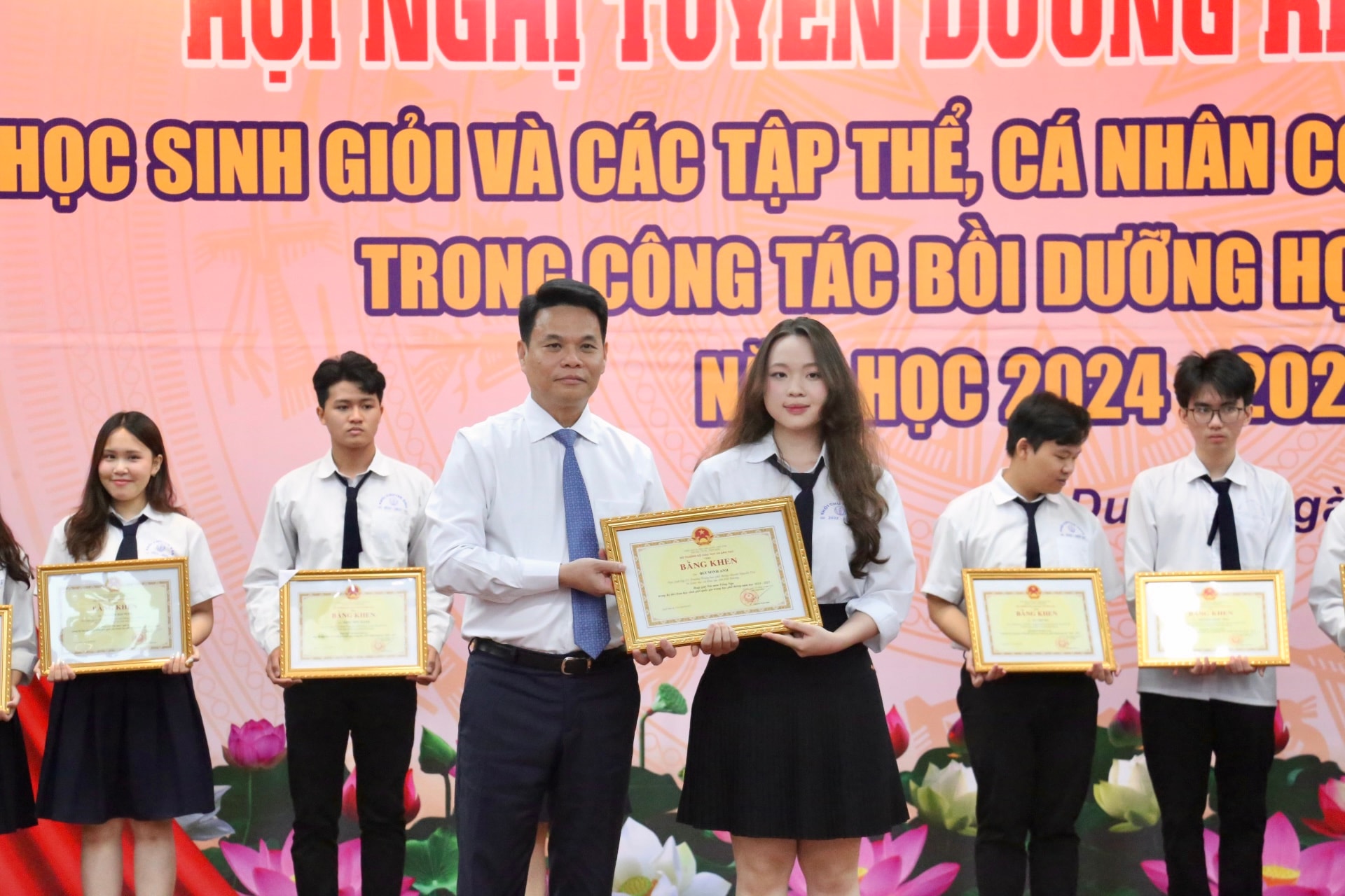 chu-tich-hai-phong.jpg