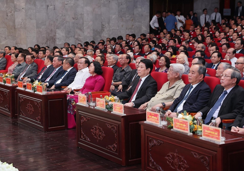 State President Luong Cuong with delegates at the conference. (Photo: VNA)