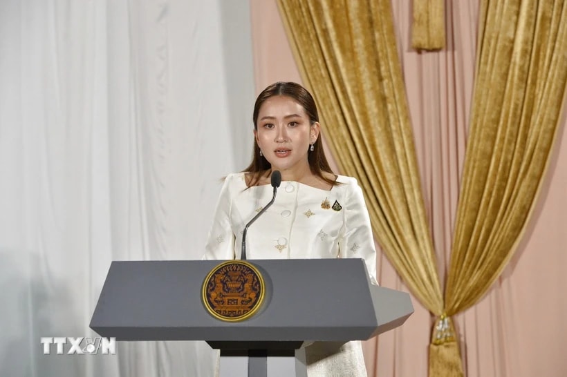Thủ tướng Thái Lan Paetongtarn Shinawatra tại một cuộc họp báo ở Bangkok. (Ảnh: THX/TTXVN)
