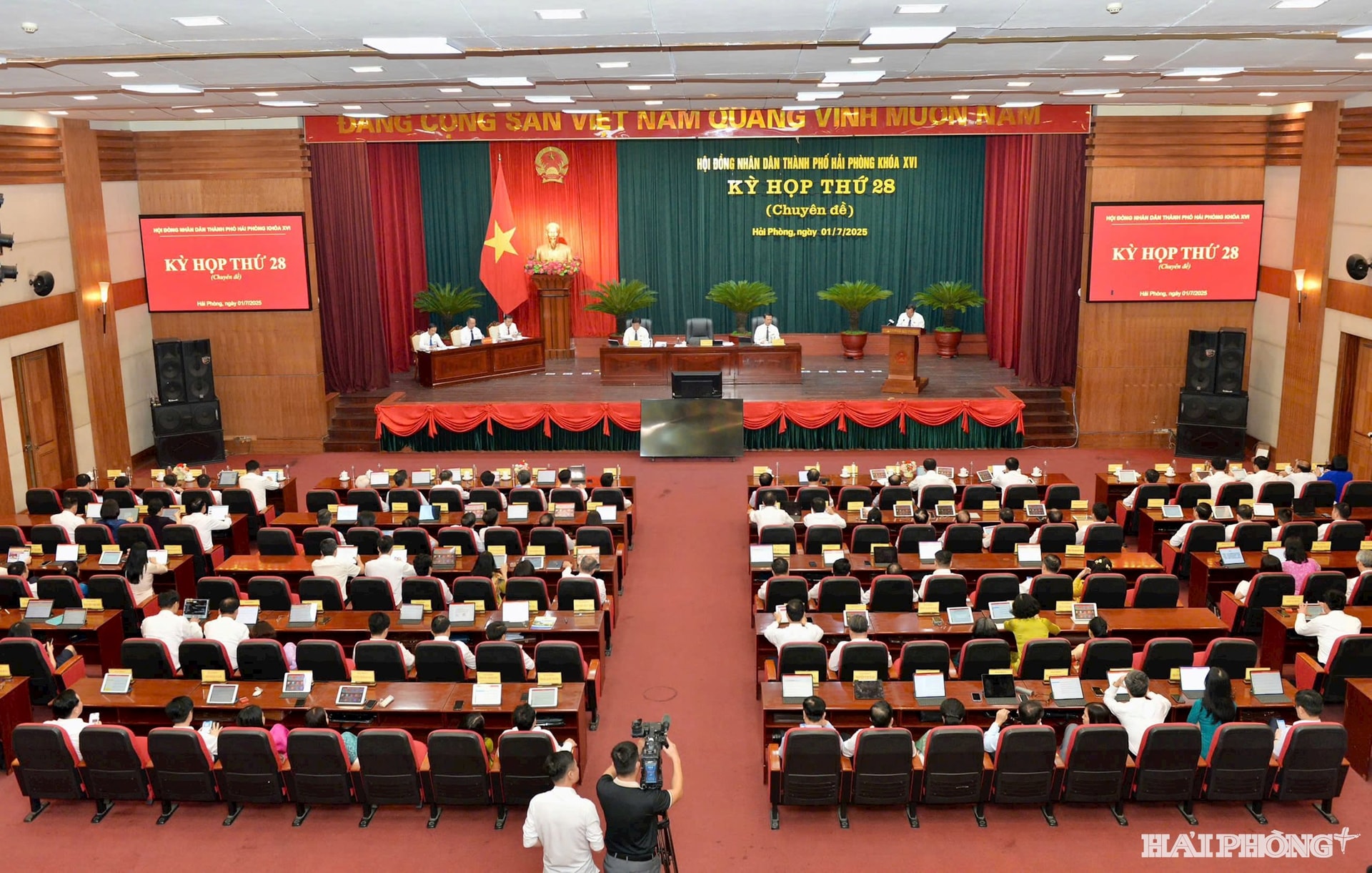 quang-canh1.jpg