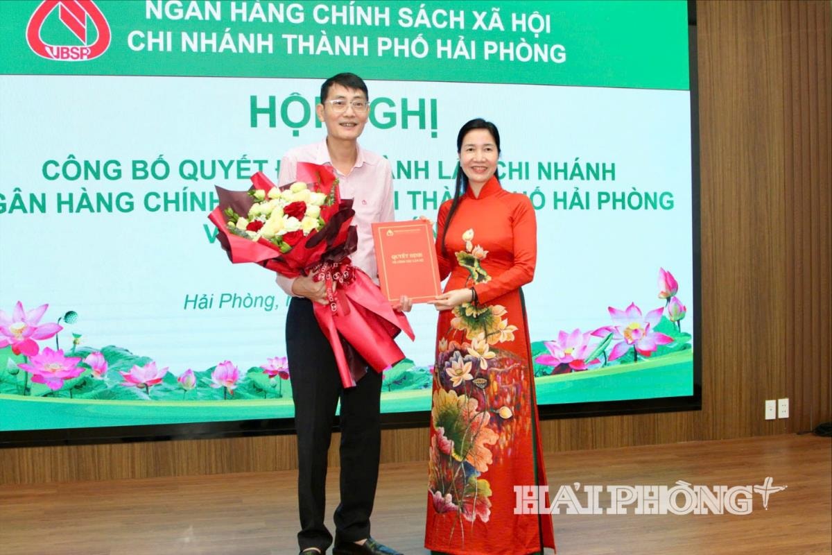 trao-quyet-dinh(1).jpg
