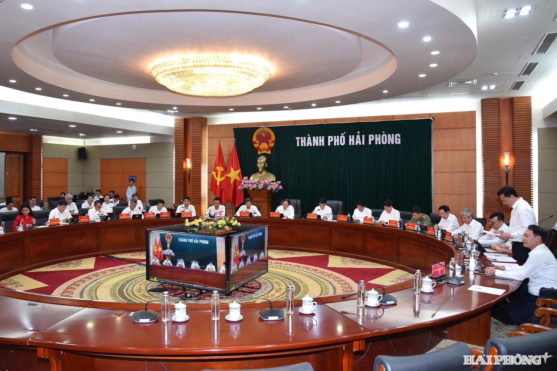 quang-canh-hoi-nghi.jpg