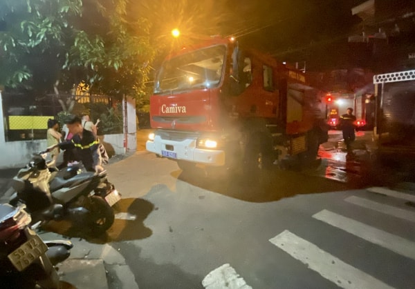 Cháy căn hộ chung cư Độc Lập, ít nhất 8 người chết -2