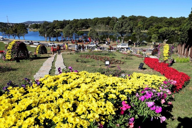 A flower space near Xuan Huong Lake in Da Lat. (Photo: VNA)