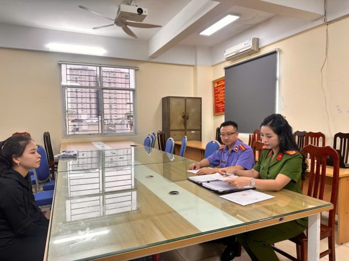 Đối tượng Nguyễn Thị Thư tại cơ quan công an. Nguồn: Công an TP Hà Nội
