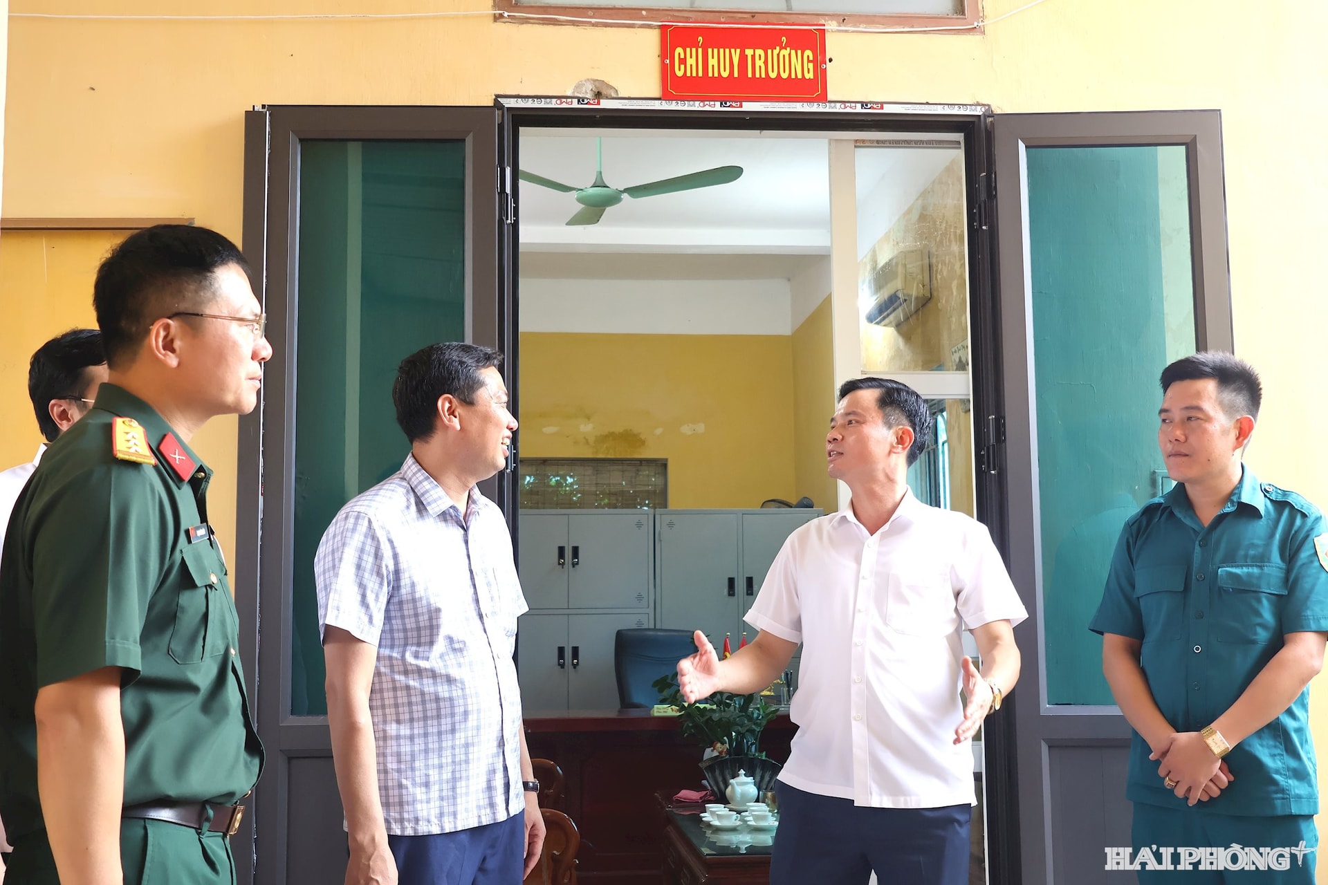 phong-lam-viec.jpg