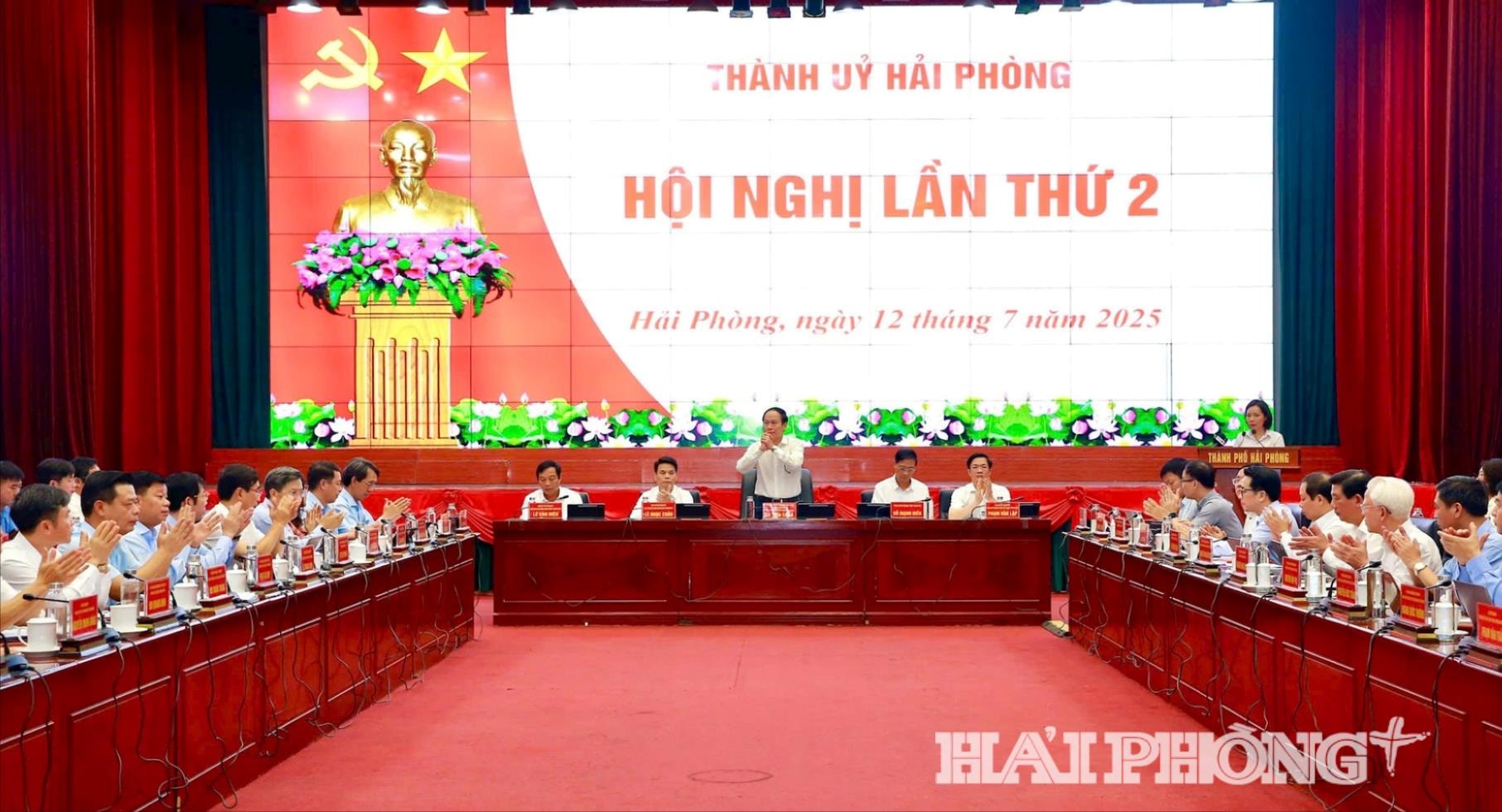 dong-chi-bi-thu-thanh-uy-1-(1).jpg