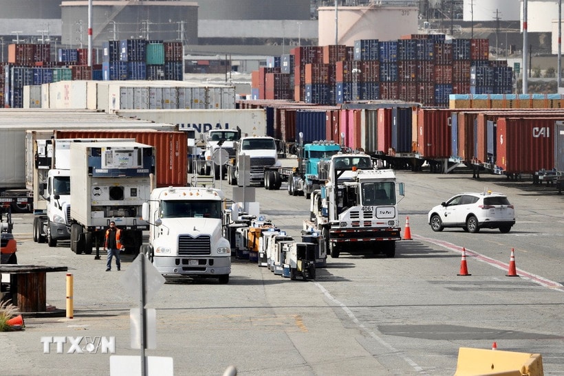 Quang cảnh cảng hàng hóa Long Beach ở California (Mỹ). (Ảnh: THX/TTXVN)