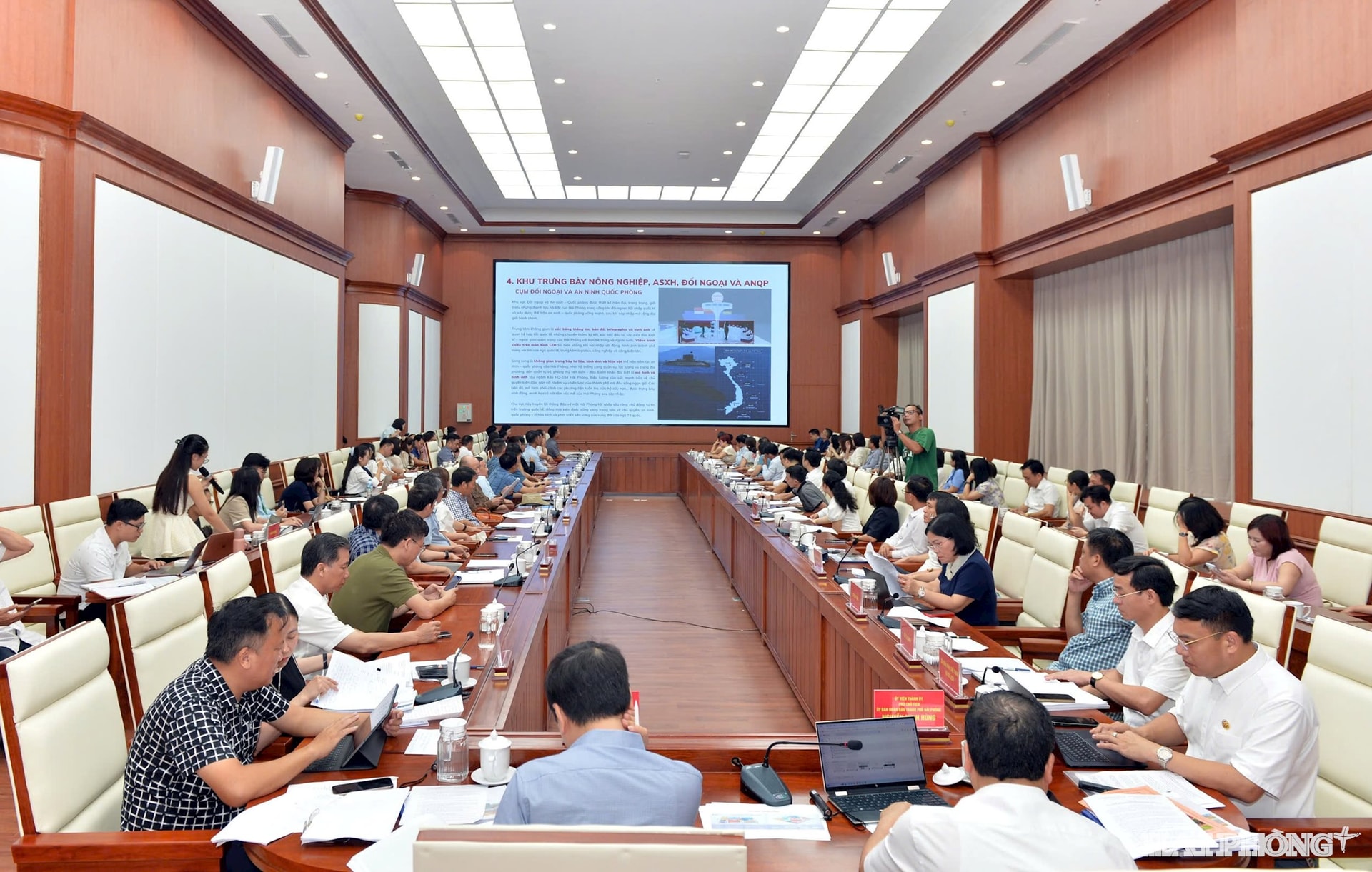 trien-lam-3.jpg