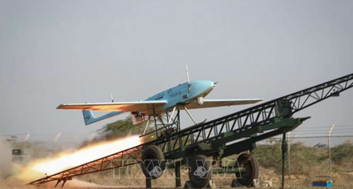 thiet-bi-bay-khong-nguoi-lai-uav-quan-su-duoc-thu-nghiem-trong-mot-cuoc-tap-tran-ngoai-khoi-khu-vuc-balushitan-iran-ngay-7-11-2021.png