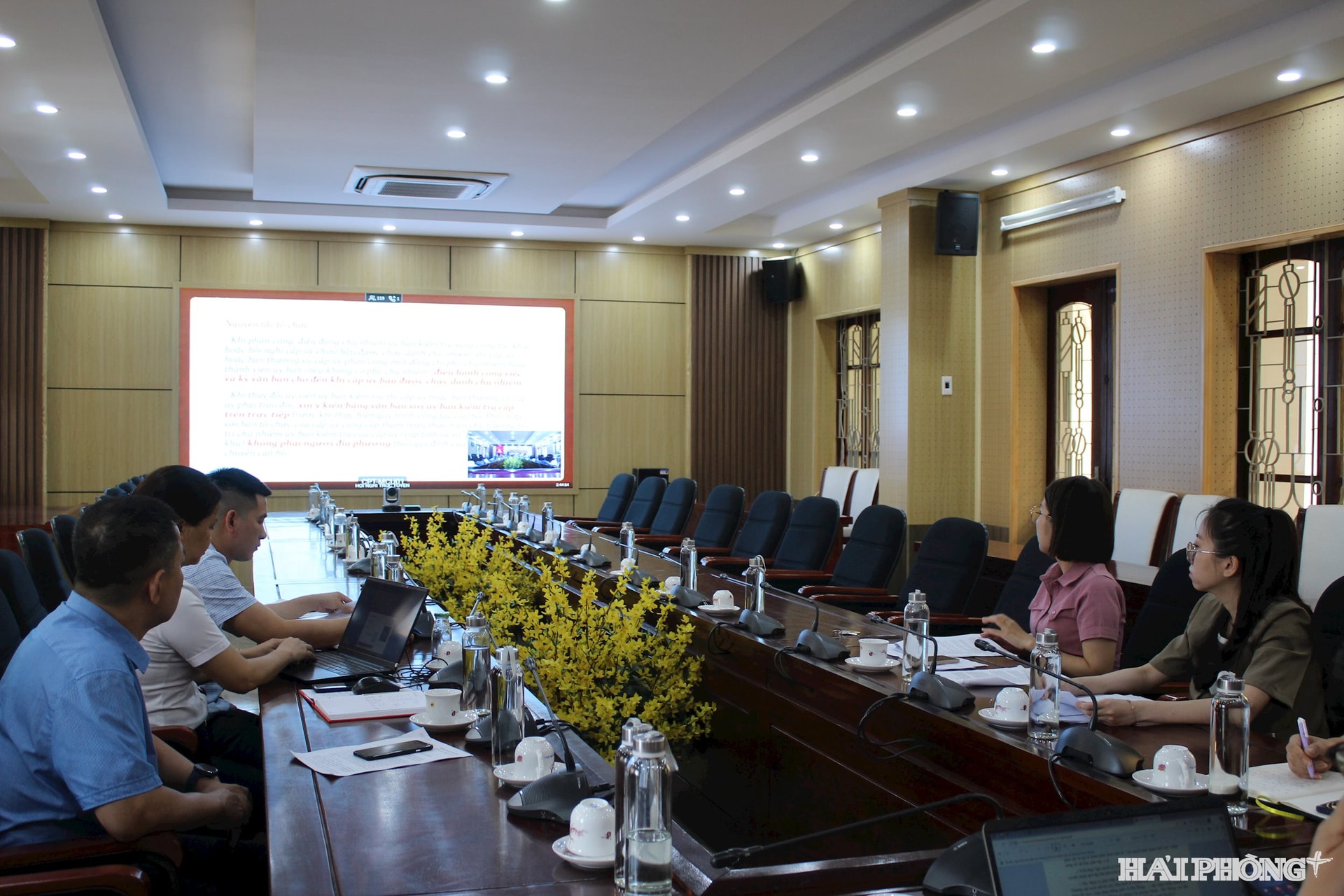 truc-tuyen2.jpg