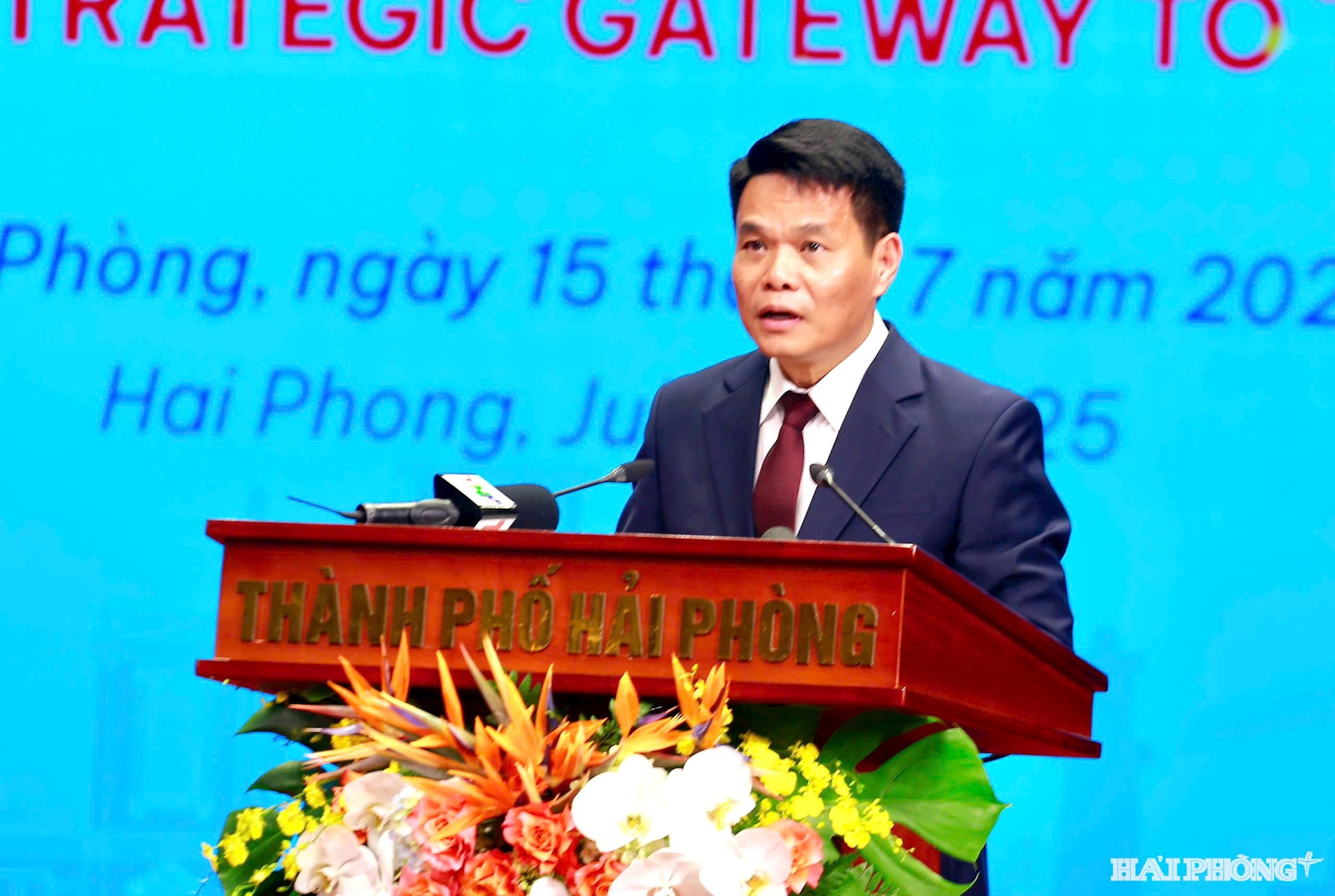 gen-h-chu tich UBND TP Le Ngoc Chau _abac 3
