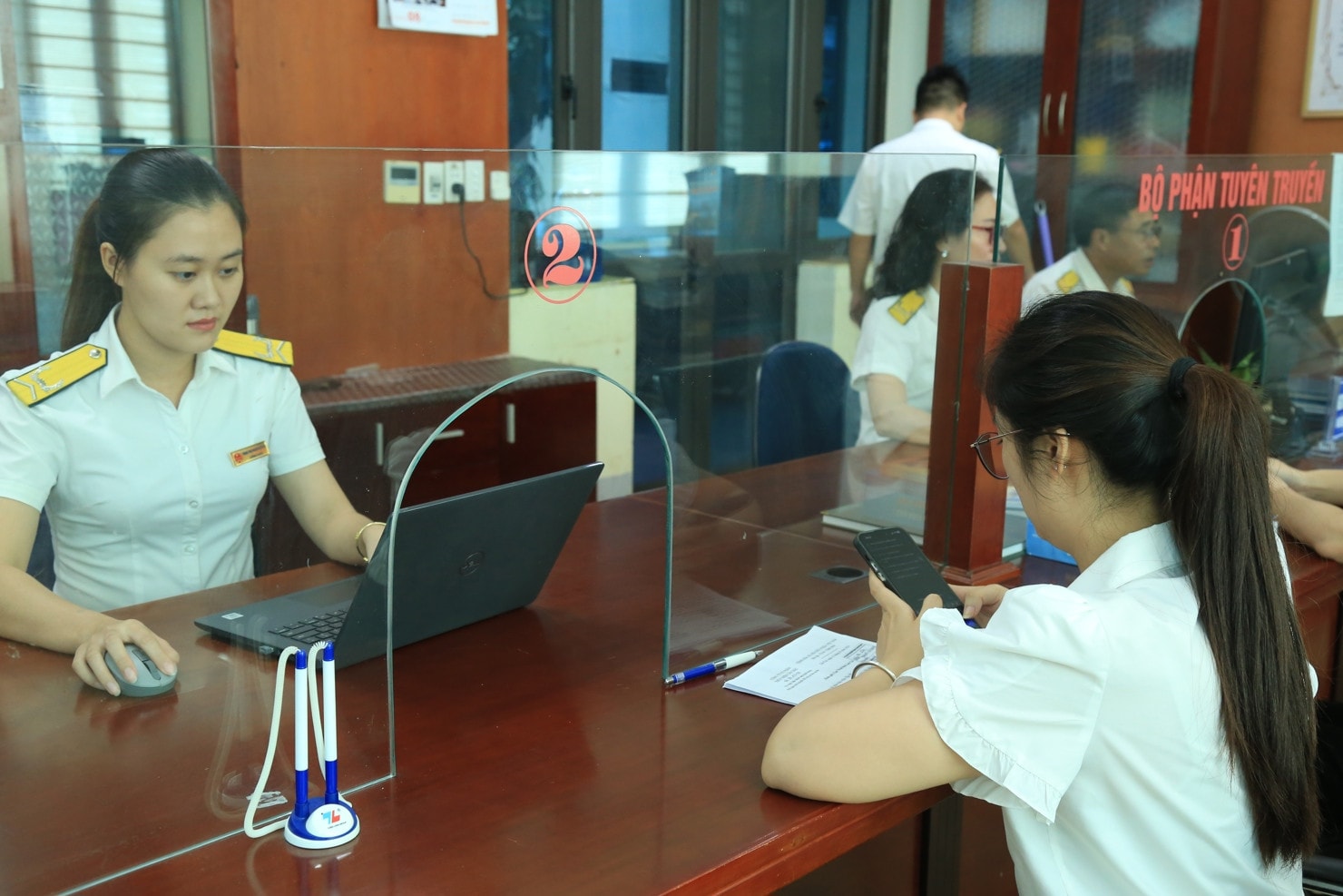 thue doi ten.jpg