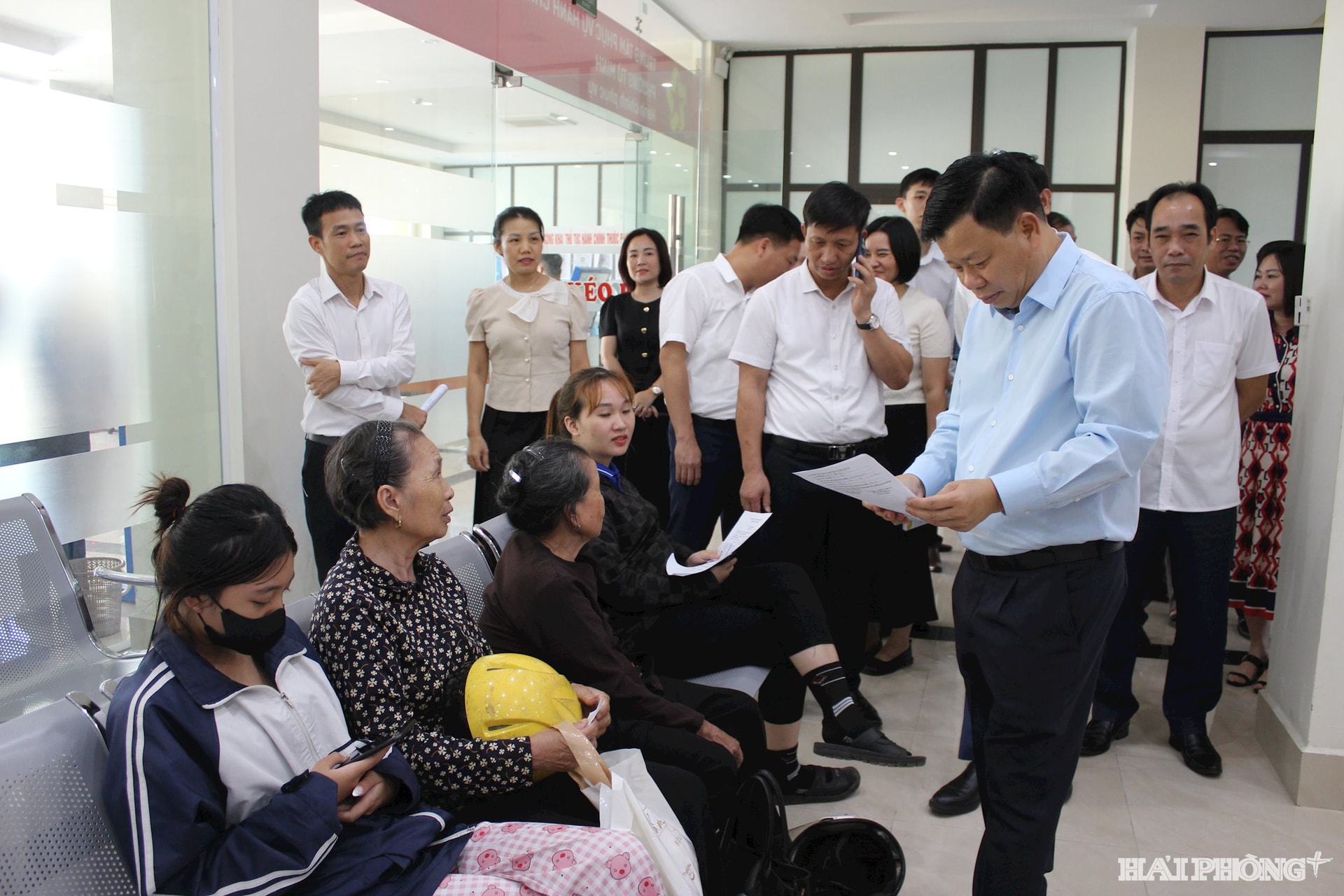 hanh-chinh-cong.jpg