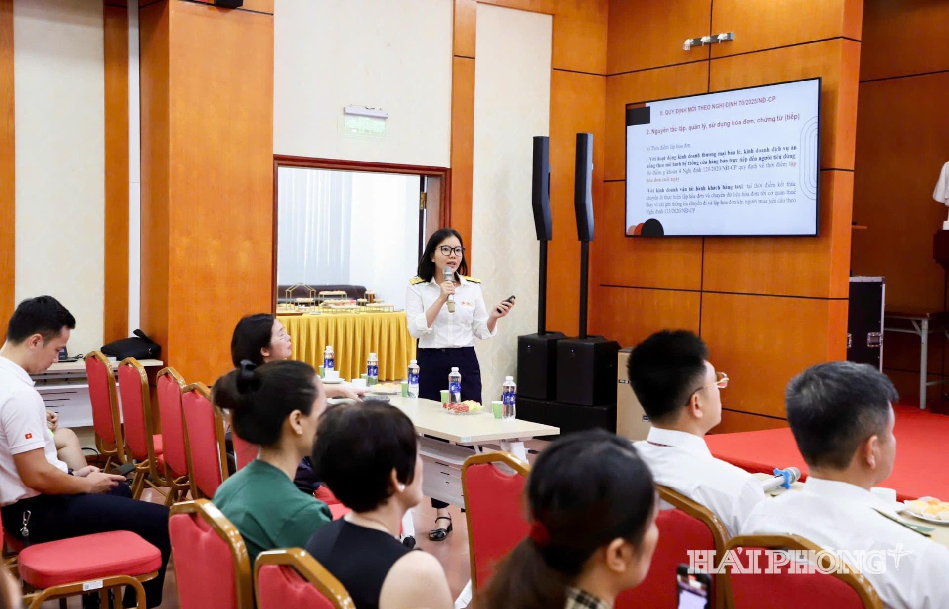 ngan-hang-dong-hanh-ho-kinh-doanh-2(1).jpg