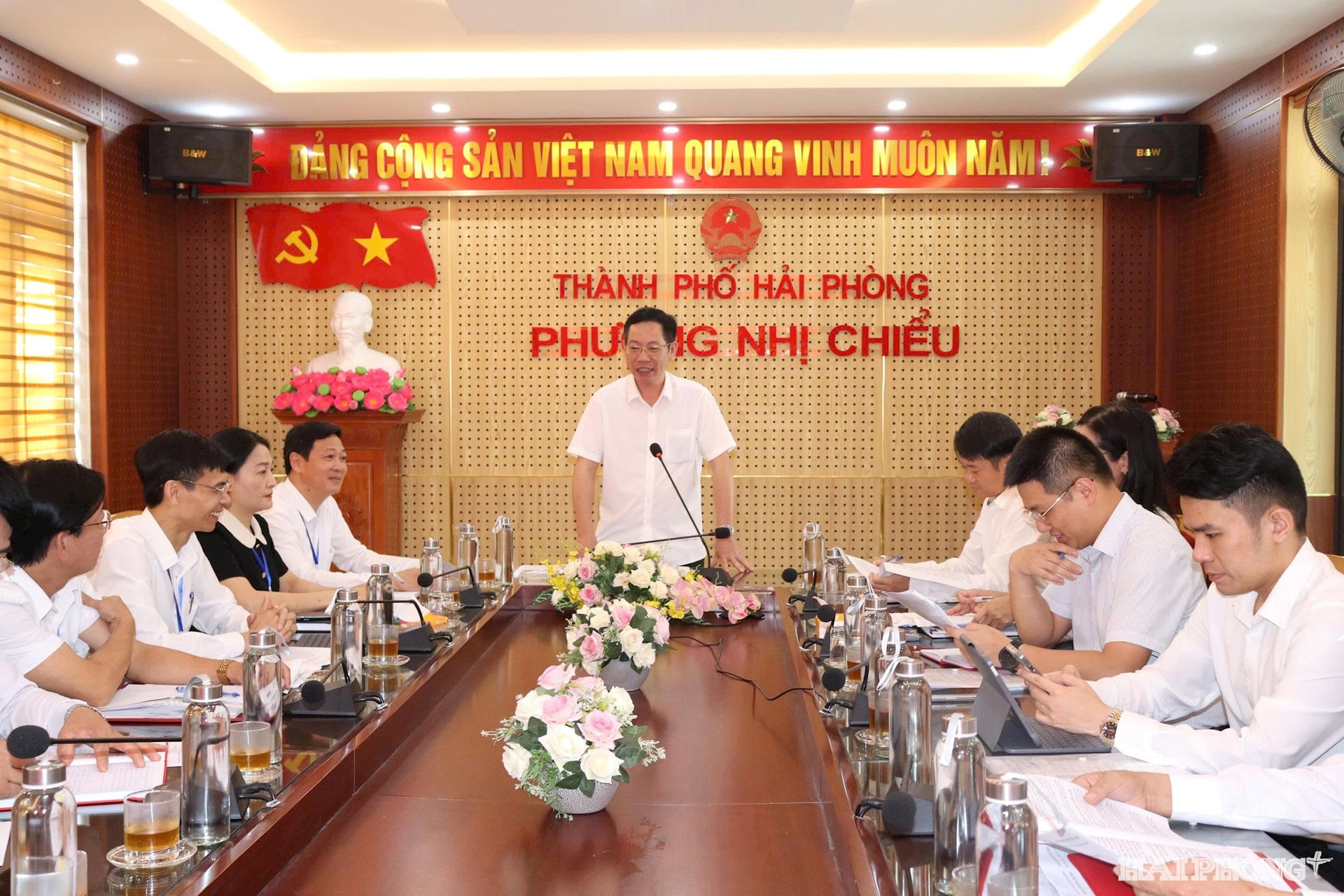 nhi-chieu-1.jpg