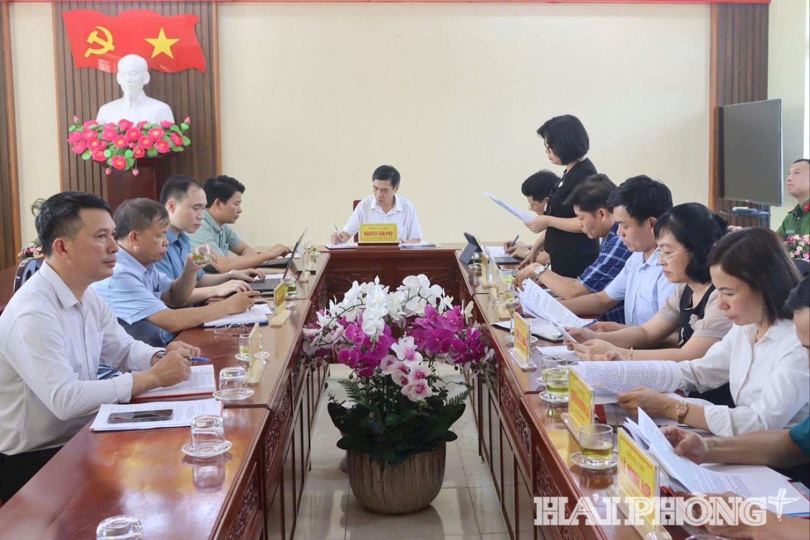 lanh-dao-xa-1-.jpg