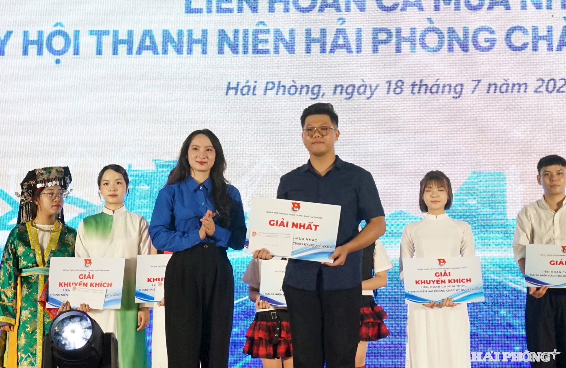 thanh-nien-hai-phong.jpg