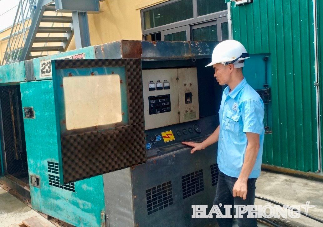 Camex Vietnam Co., Ltd. re-checks generator system before storm No. 3 makes landfall