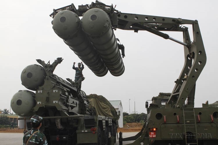 The Missile Force has received major investment from the Party and State to advance directly towards modernisation, including the deployment of the advanced S-300 air defence missile system, always ready to firmly defend national airspace, maritime zones, and islands. (Photo: VNA)