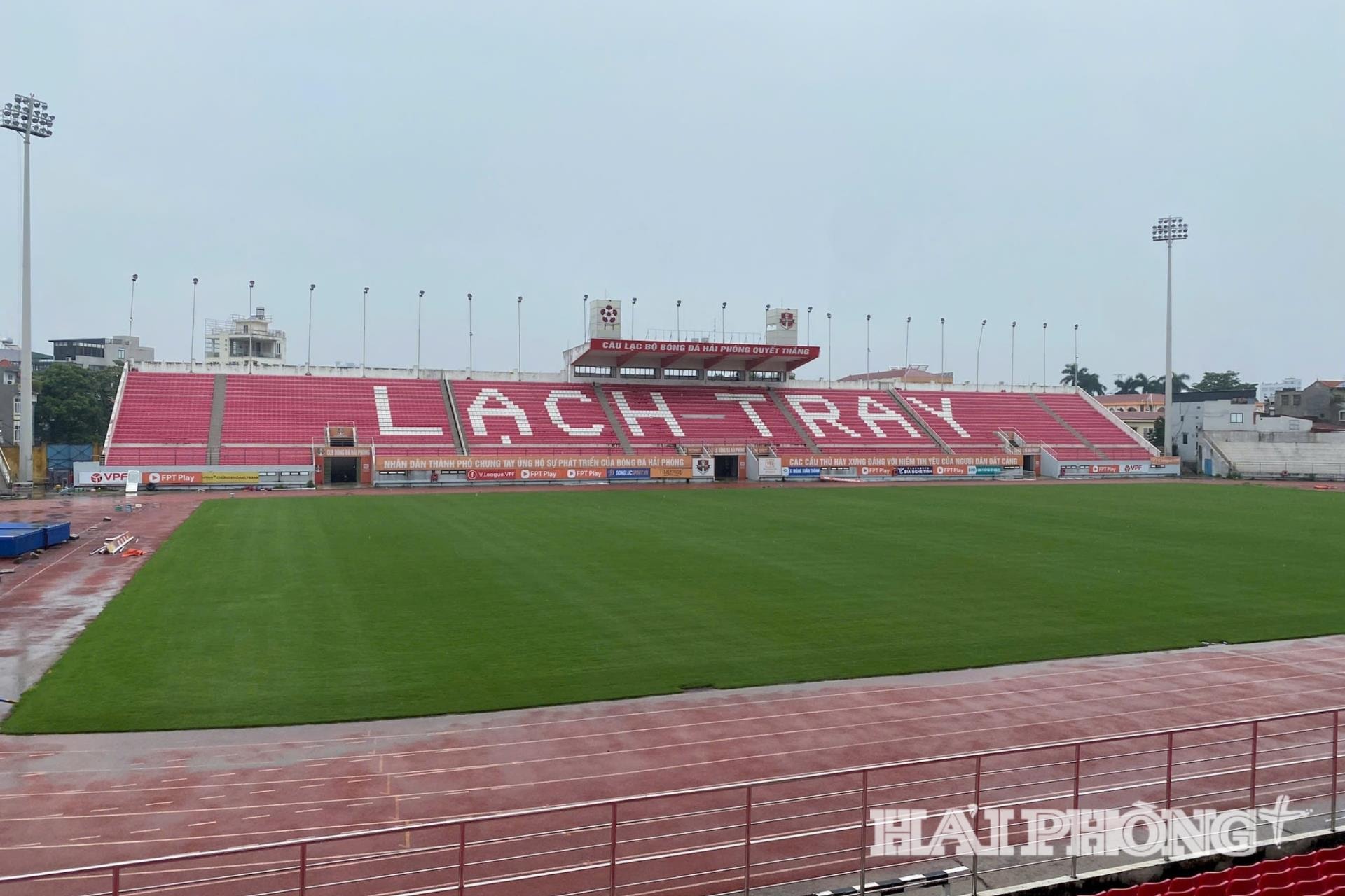 Sân Lạch Tray là nơi diễn ra toàn bộ các trận đấu của đội tuyển nữ Việt Nam