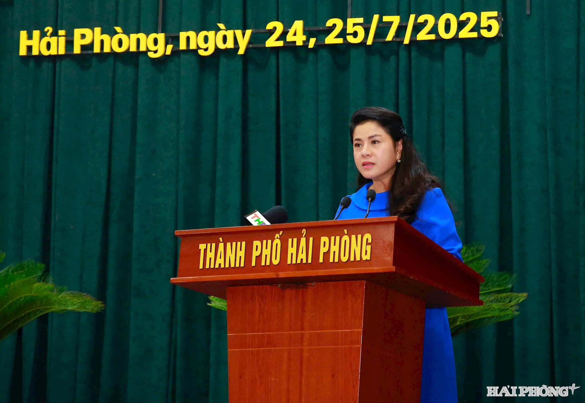 ba-hoang-mai.jpg