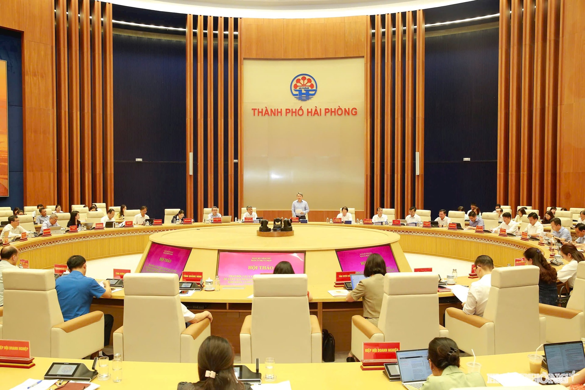 Quang cảnh hội thảo