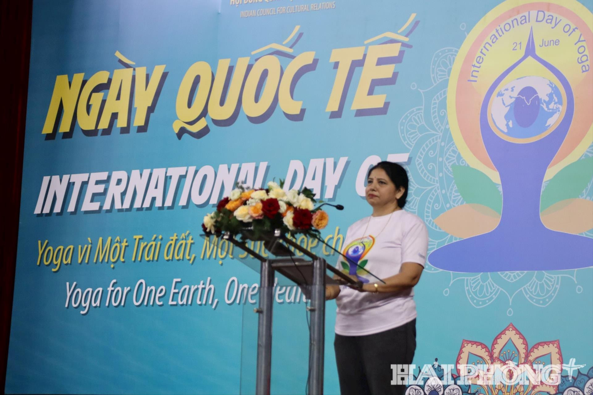 Tiến sĩ Monica Sharma, Giám đốc Trung tâm Văn hóa Swami Vivekananda (Ấn Độ) phát biểu tại chương tri