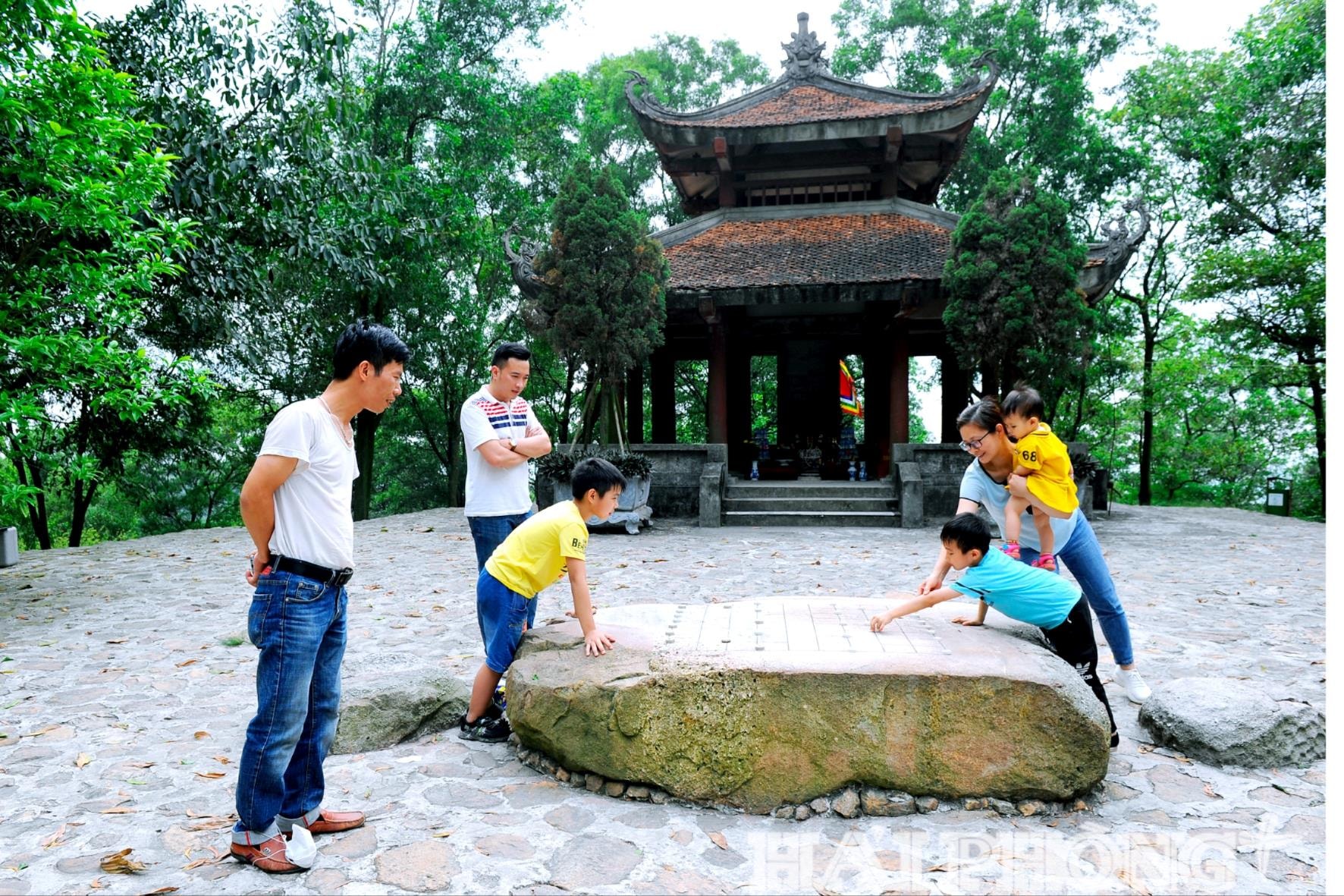 tu-hao-co-di-san1(1).jpg