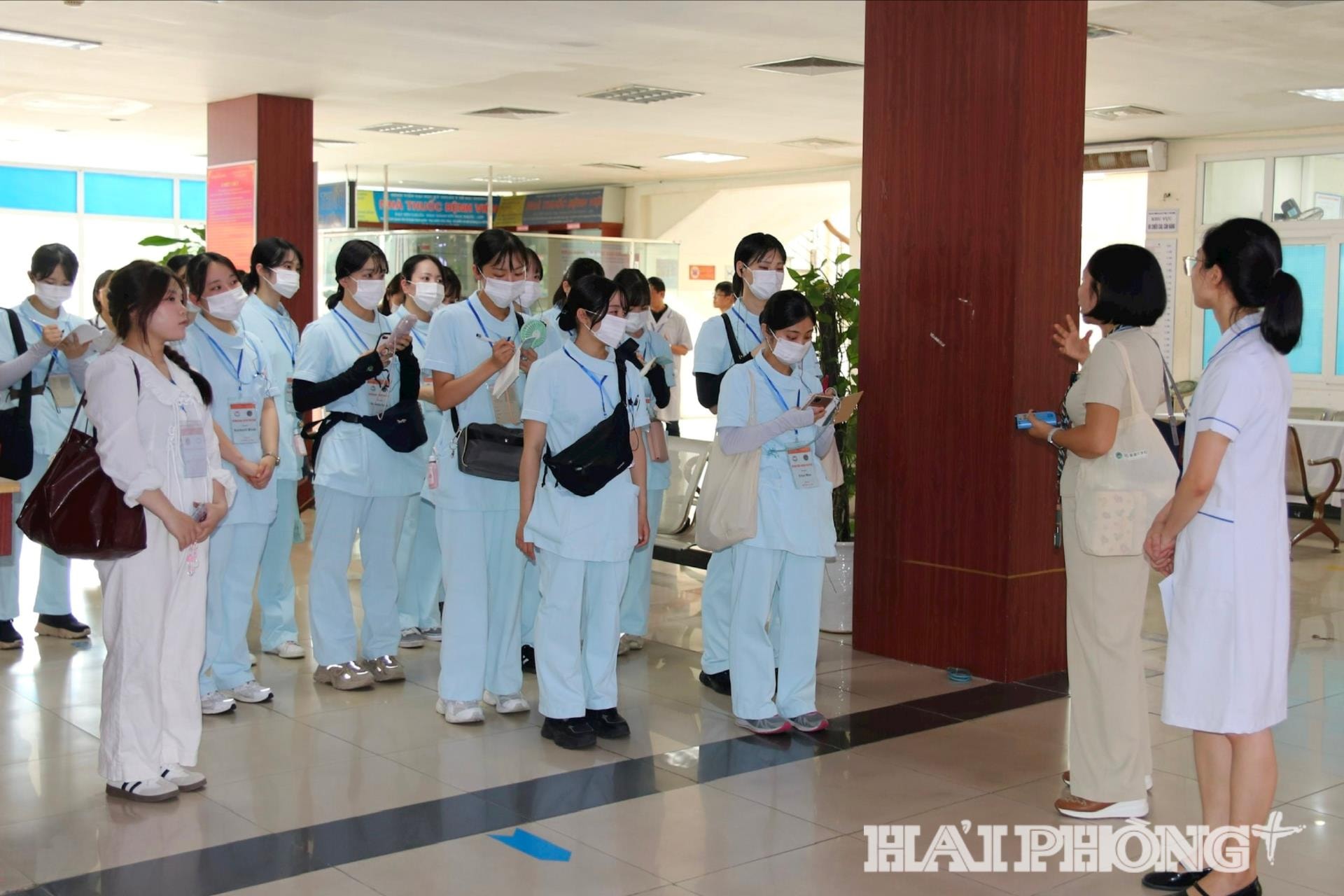 Sinh viên Nhật Bản tìm hiểu thực tế tại Bệnh viện Trường Đại học Kỹ thuật y tế Hải Dương