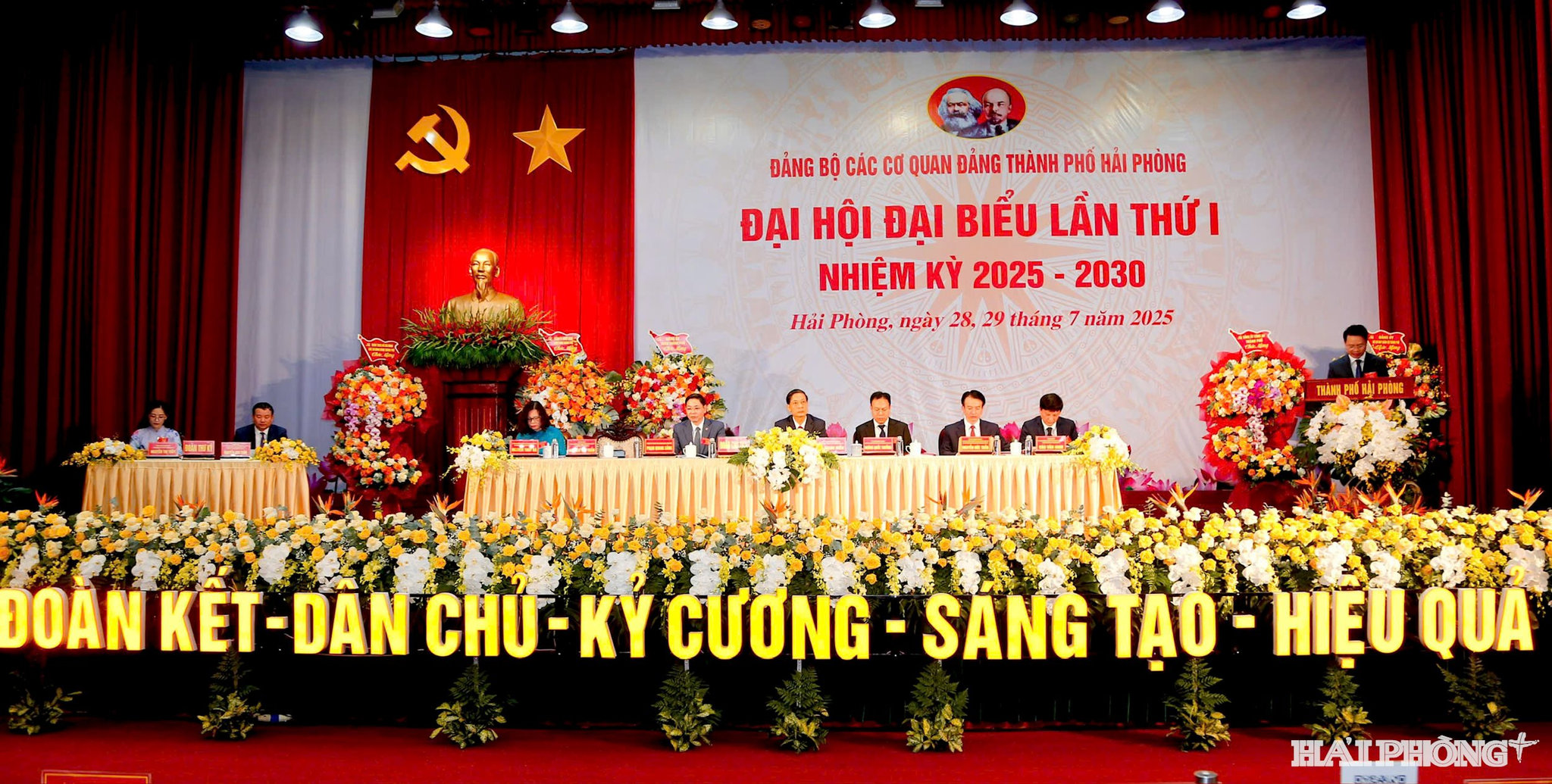 doan-chu-tich.jpg