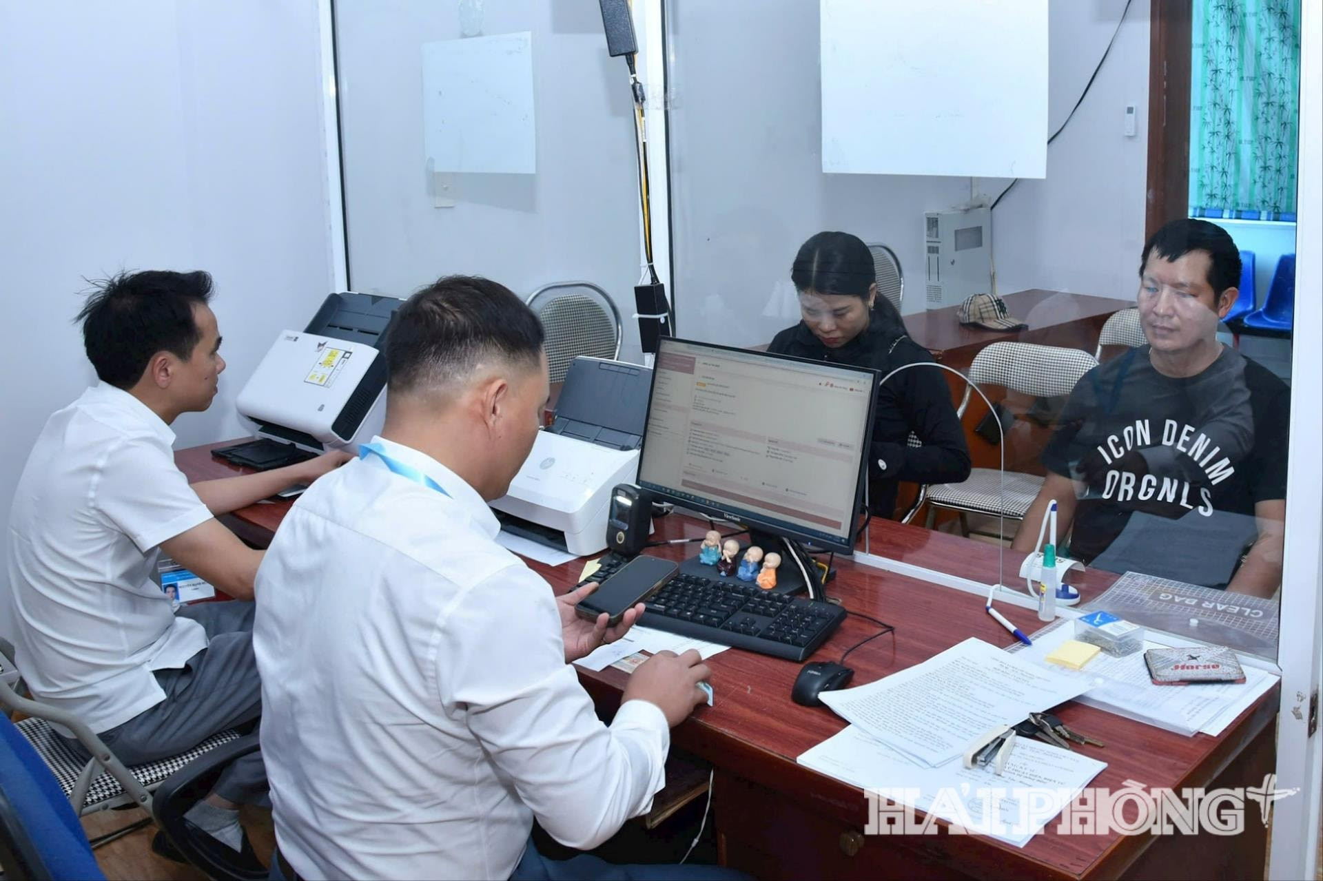 hanh-chinh.jpg
