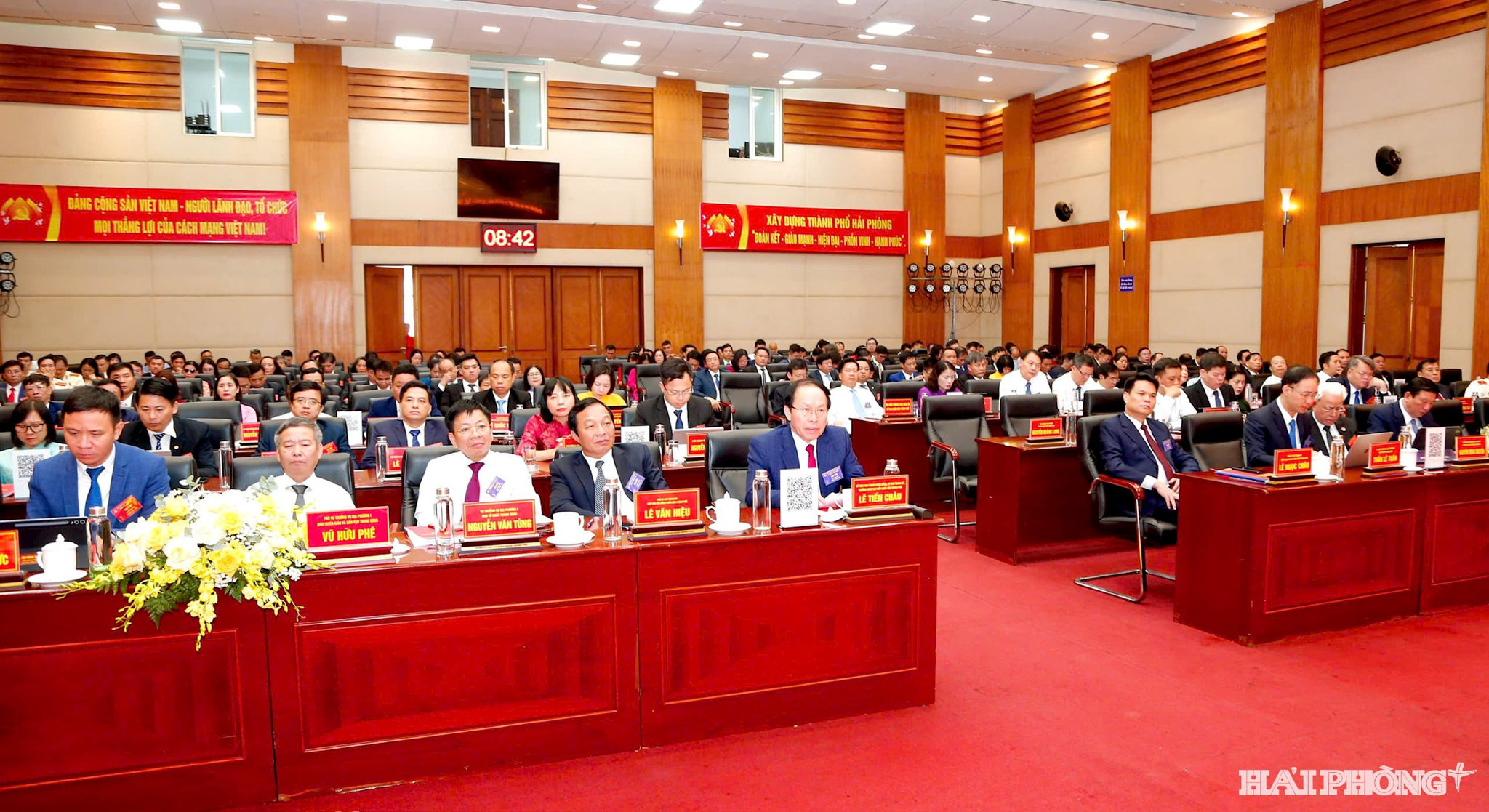 dai-bieu-1.jpg