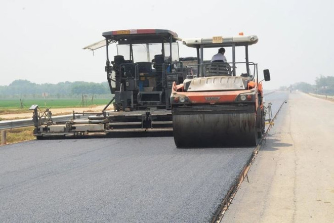 Khi vốn điều lệ lớn hơn cho phép ngân hàng tăng giới hạn cho vay, mở rộng tín dụng và đầu tư vào các dự án lớn. (Ảnh:Vietnam+) giao-thong.jpg