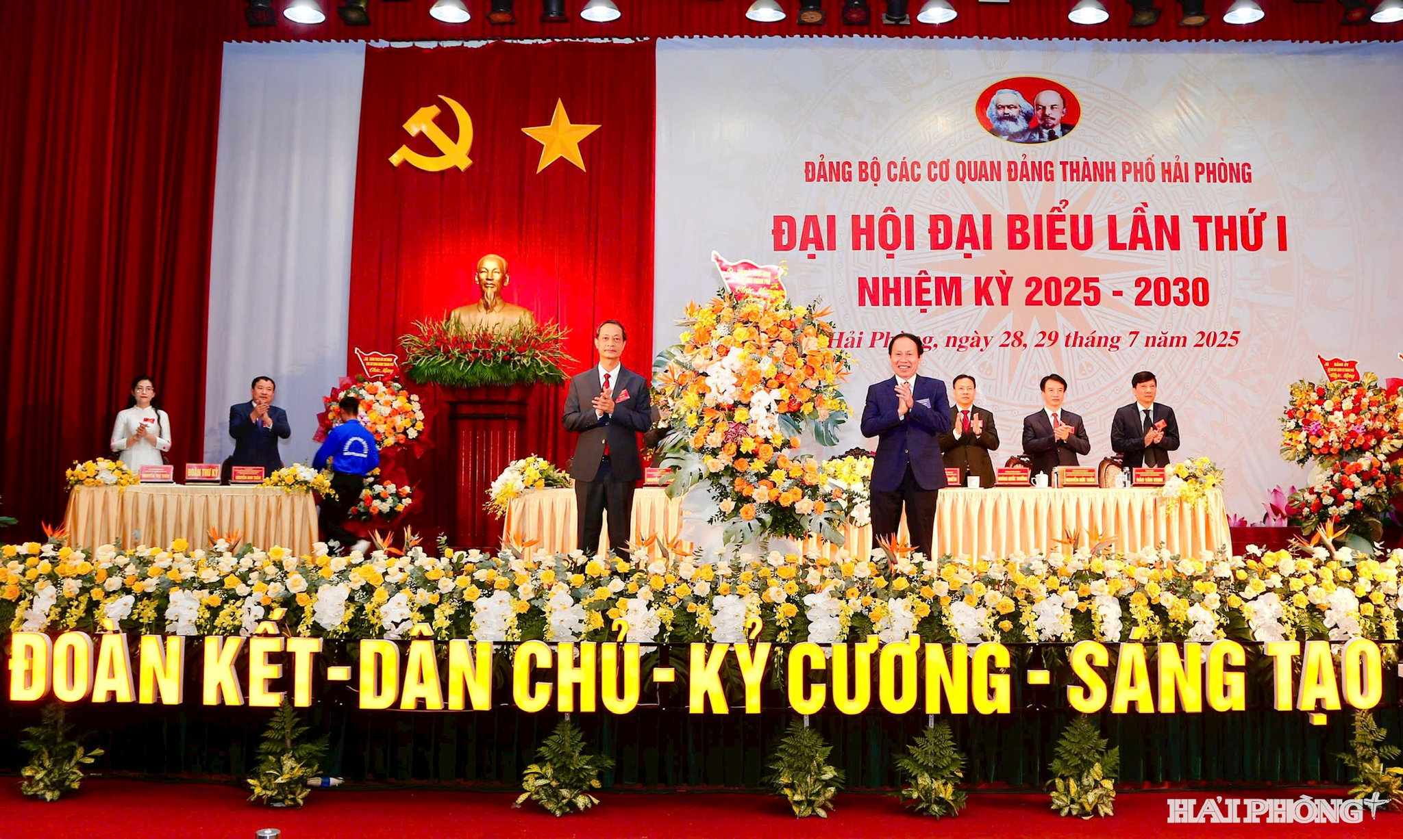 tang-hoa.jpg