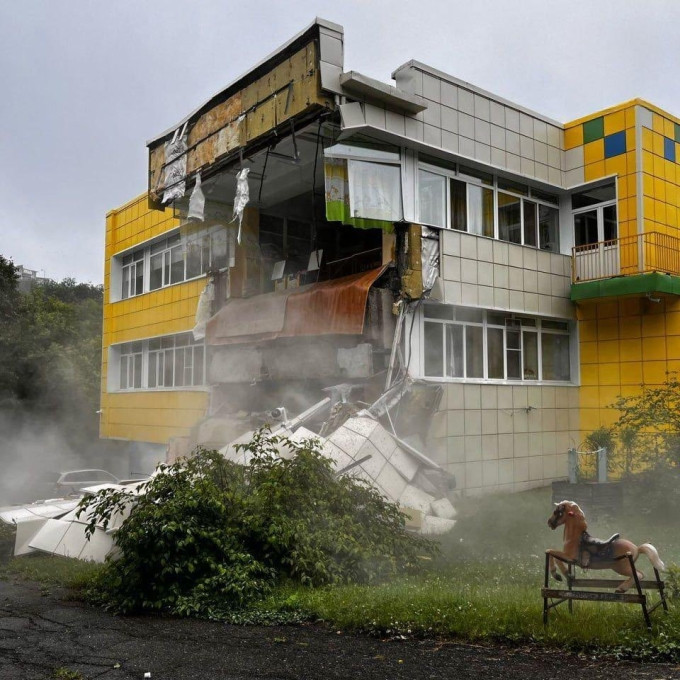 Trường mẫu giáo trên bán đảo Kamchatka bị hư hại do động đất. Ảnh: RIA Novosti
