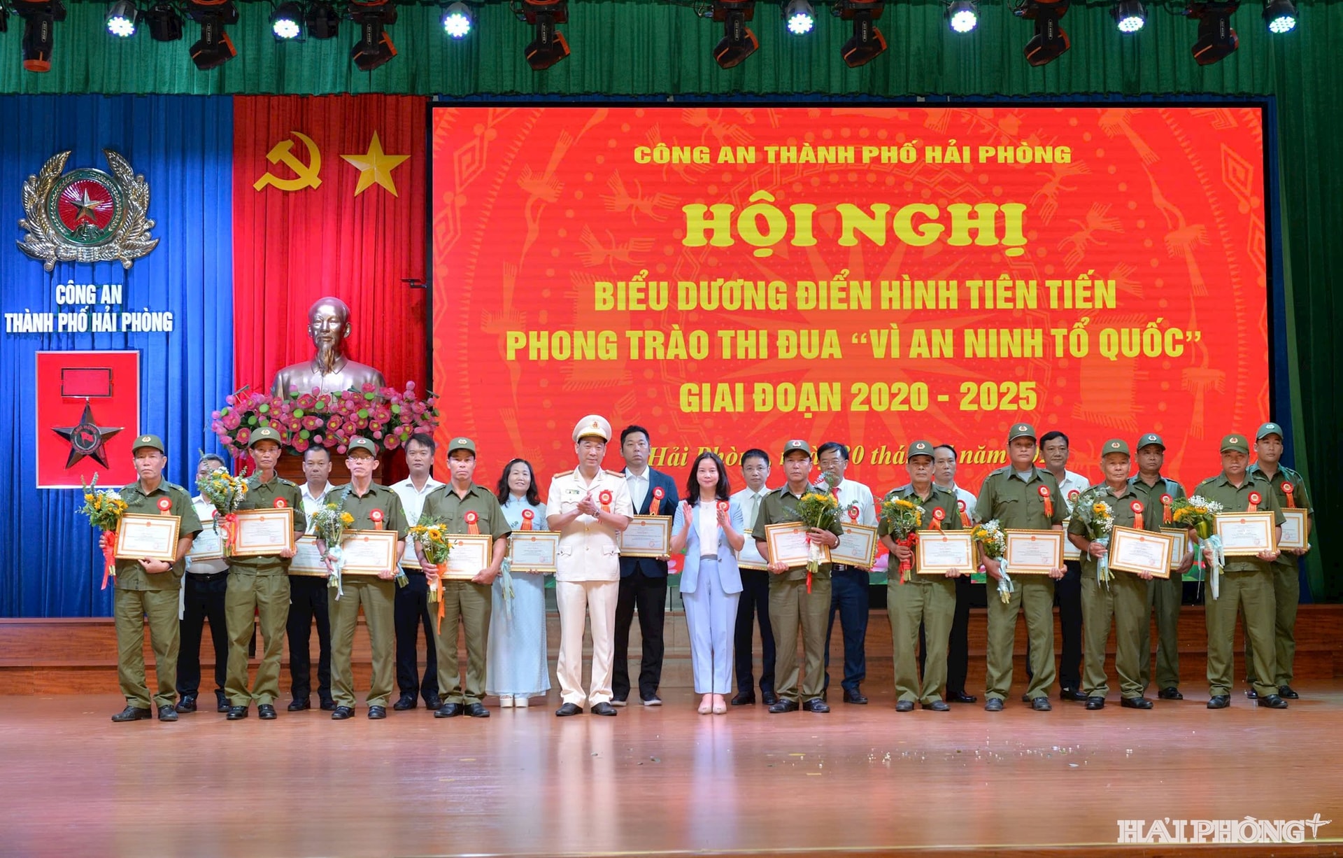 khen-thuong-2.jpg