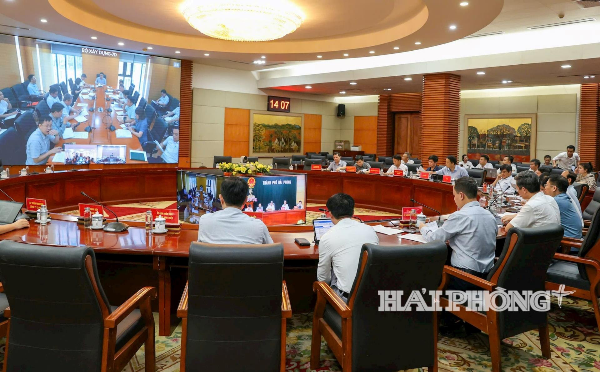 Các đại biểu dự họp tại hội nghị