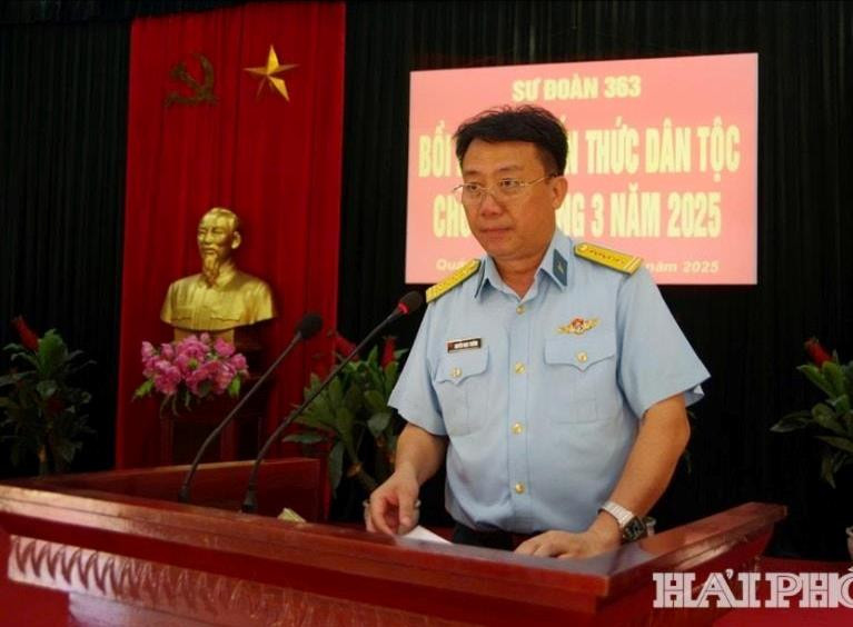 anh-2-dai-ta-nguyen-ngoc-truong-pho-chinh-uy-su-doan-phat-bieu-chi-dao-lop-tap-huan-1-.jpg