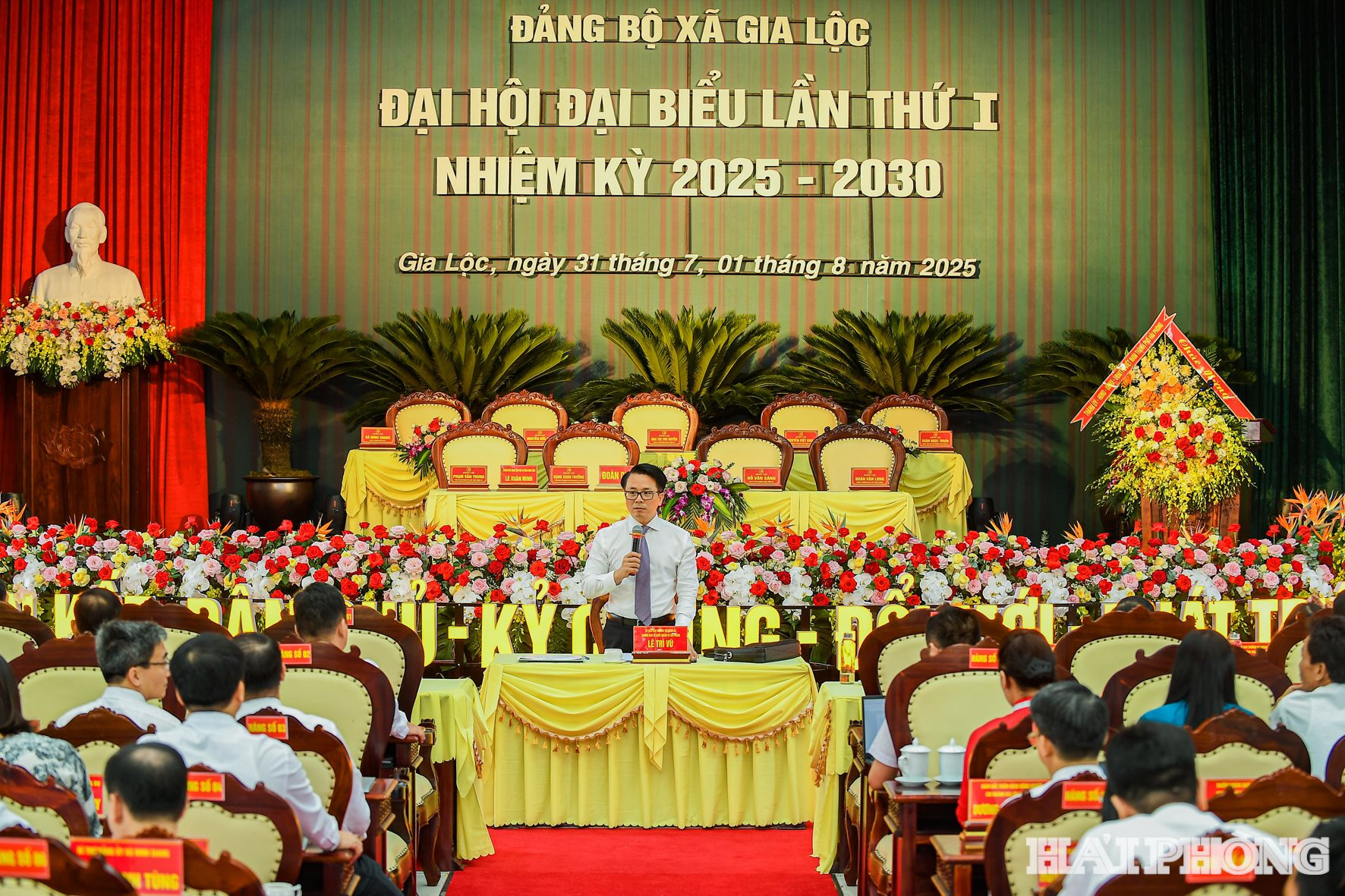 Sau đại hội, đồng chí Lê Trí Vũ, Ủy viên Ban Thường vụ Thành uỷ, Trưởng Ban Tổ chức Thành uỷ Hải Phòng chủ trì buổi họp rút kinh nghiệm tổ chức đại hội Đảng bộ các xã