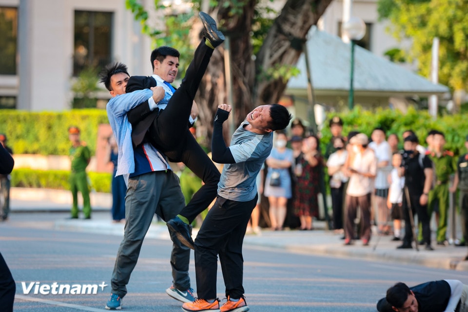 Phần xử lý tình huống nghiệp vụ 3 đánh 10. (Ảnh: Hoài Nam/Vietnam+)