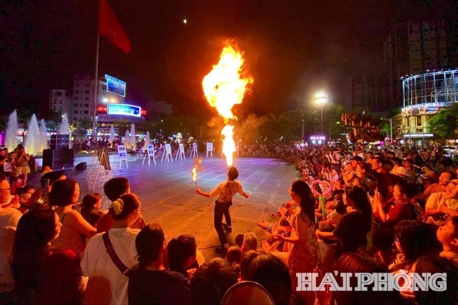 Màn “Thổi lửa” đầy kịch tính của nghệ sĩ Xuân Lộc