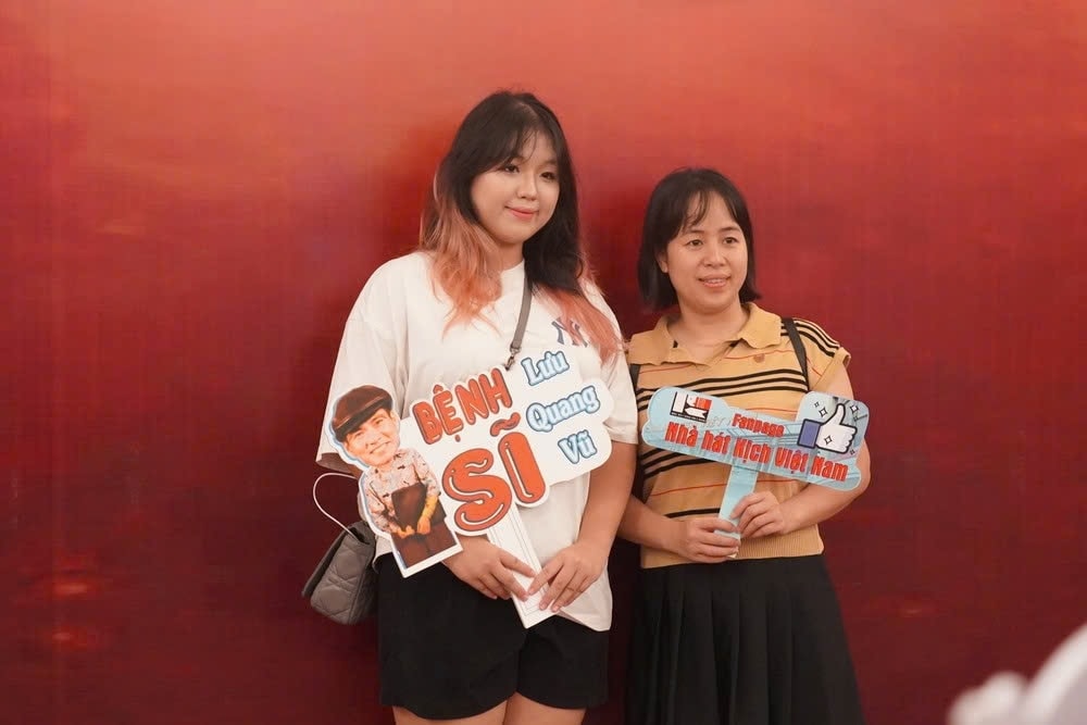vo kich benh si cua luu quang vu gay sot mang xa hoi, gen z do xo di xem hinh anh 4
