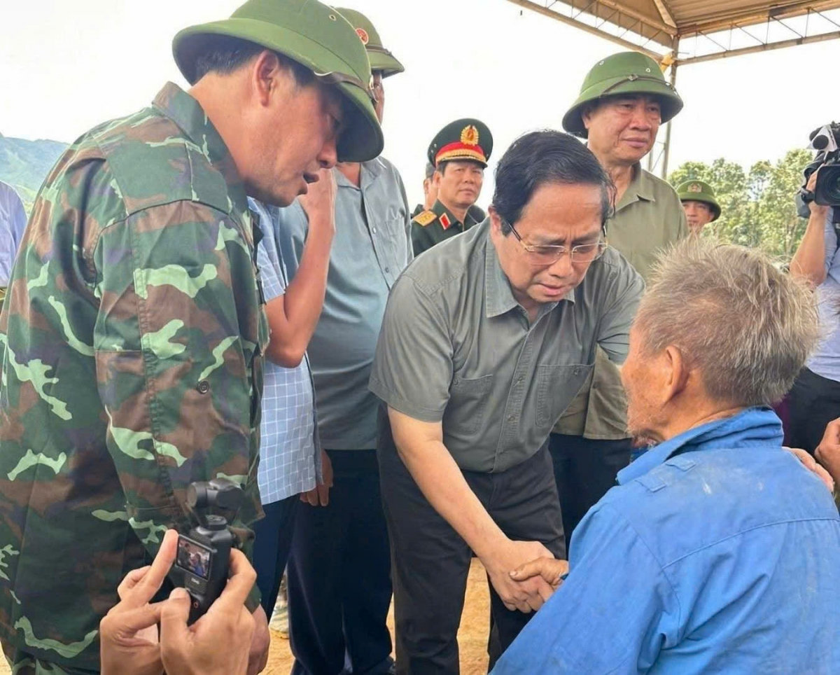 thủ tướng kiểm tra, chỉ đạo công tác khắc phục hậu quả mưa lũ ở Điện biên hình ảnh 1 thu tuong kiem tra, chi dao cong tac khac phuc hau qua mua lu o Dien bien hinh anh 1